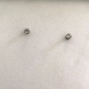 (3 for $15) Diamond-Like Magnetic Earrings